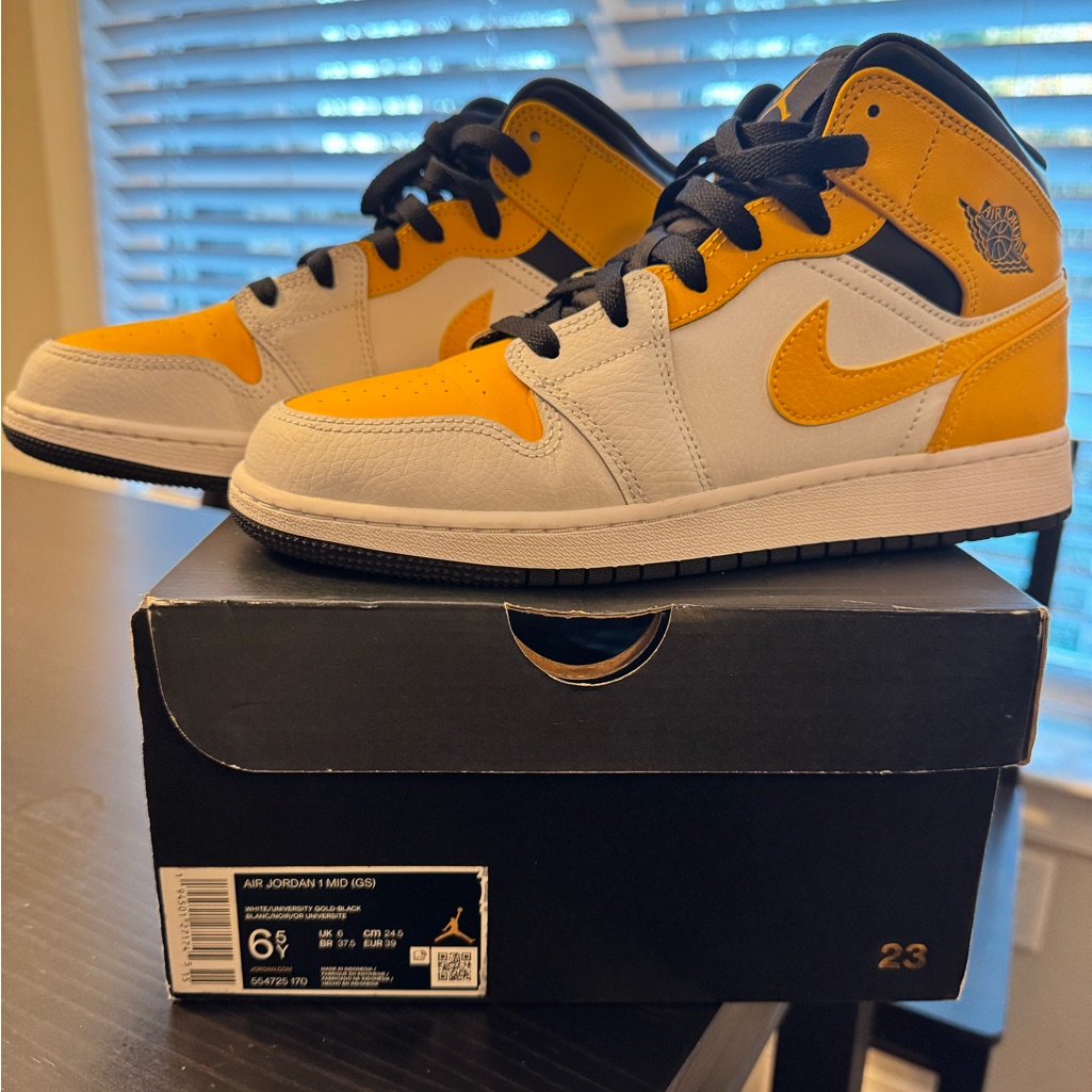 Nike Air Jordan 1 Mid Kids Shoes - Yellow And White